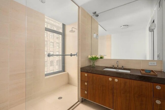 Building Photo - 2 bedroom in New York NY 10007