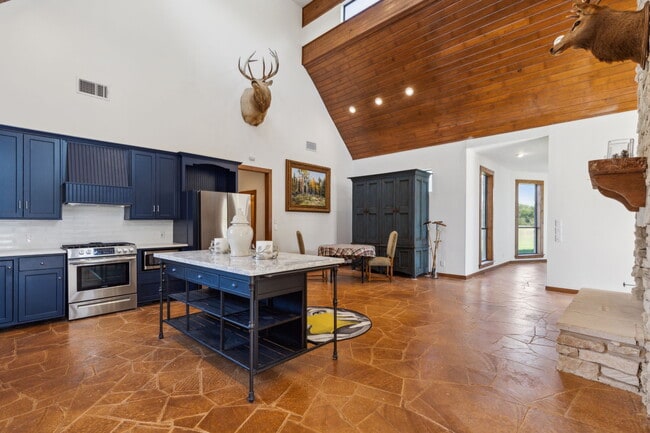 Building Photo - 10934 FM 2728