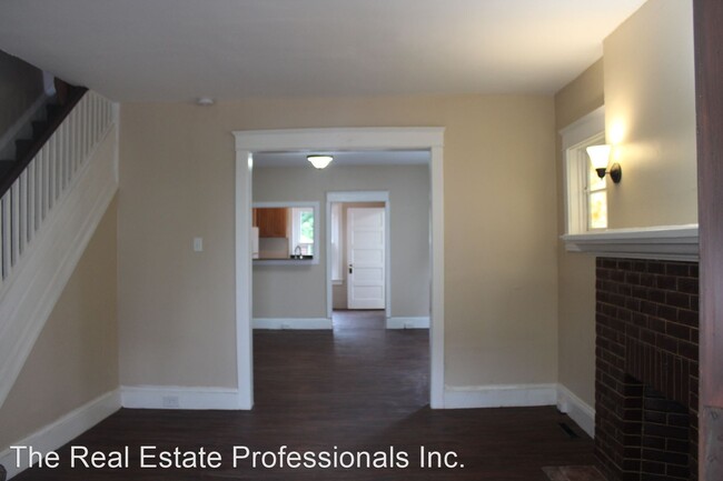 Building Photo - 3 br, 1 bath House - 1007 Queen St.