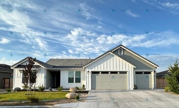 Building Photo - 966 Pne Frst Dr