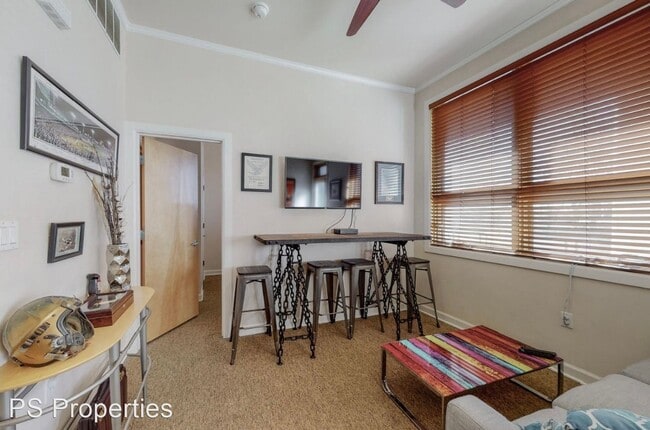 Building Photo - 110 Richmond Dr SE