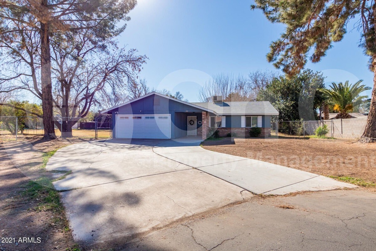Primary Photo - 413 E Stanford Ave