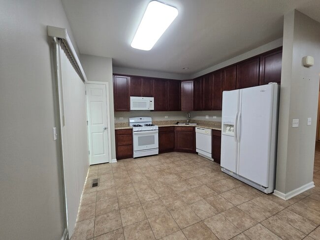 Foto del edificio - 460 S Jade Ln