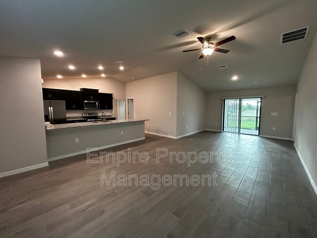 Building Photo - 3214 NE 13th Ct