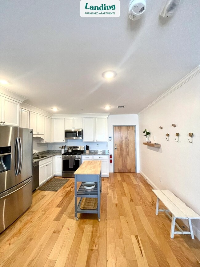 Building Photo - 1008 Tremont St