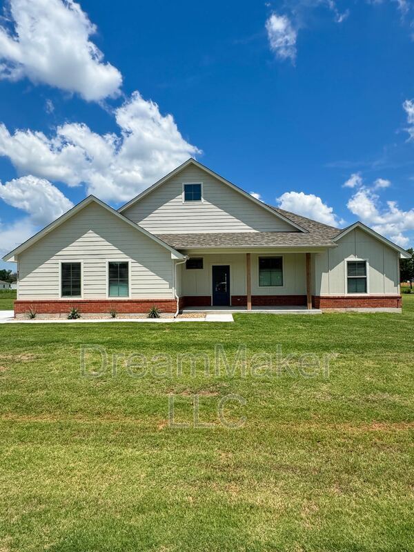 Building Photo - 737 Apple Blossom Way