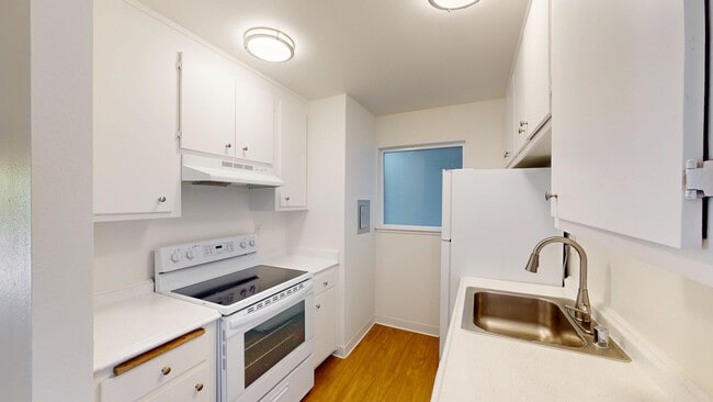 Building Photo - 551 Alameda del Prado