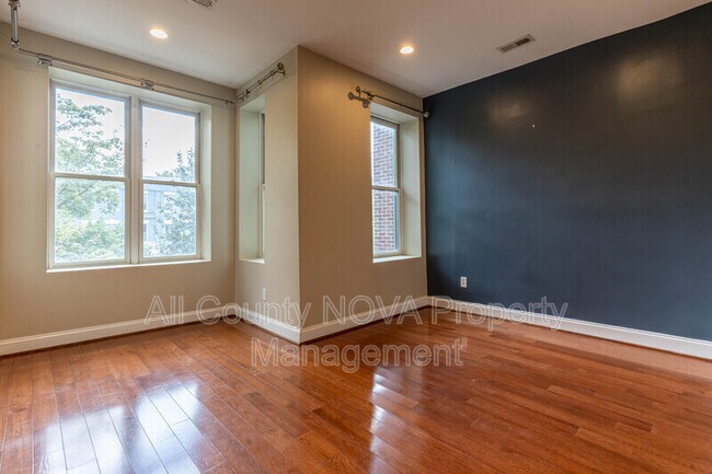 Building Photo - 1317 Harvard St NW