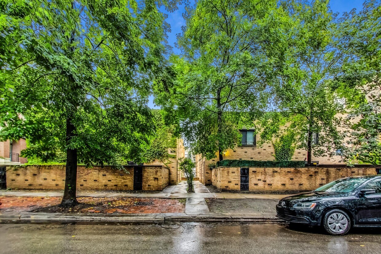 Foto principal - 862 W Lill Ave