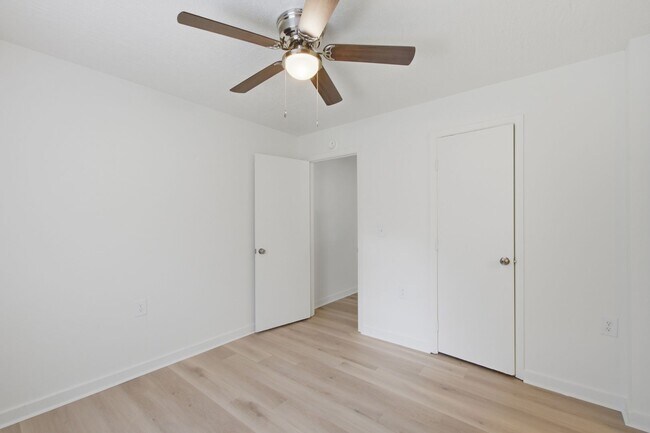 Foto del edificio - 1824 Grayson St