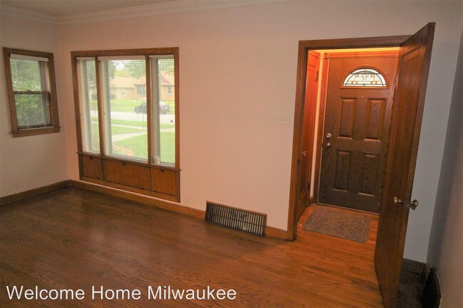 Foto del edificio - 4 br, 1 bath House - 3946 N 64th Street