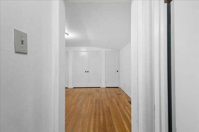 Building Photo - 2148 1/2 Santa Clara Ave - 2 bedroom | 1 b...