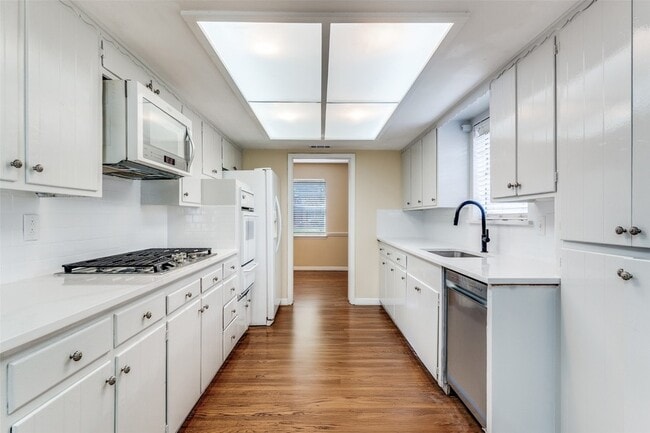 Foto del edificio - 10529 Yorkford Dr