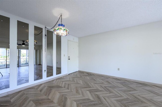 Foto del edificio - 2300 Aaron St