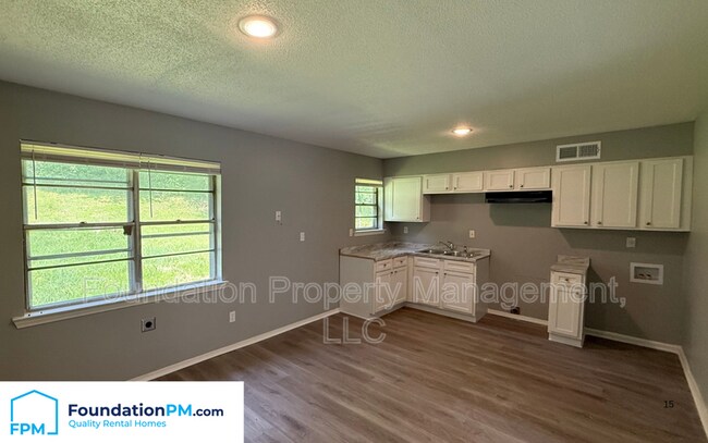 Building Photo - 5382 Beaverton Dr