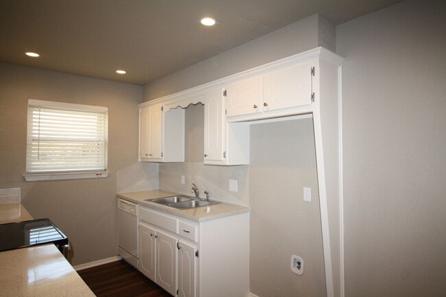 Foto del edificio - Great 3 Bed 2 Bath In Edmond