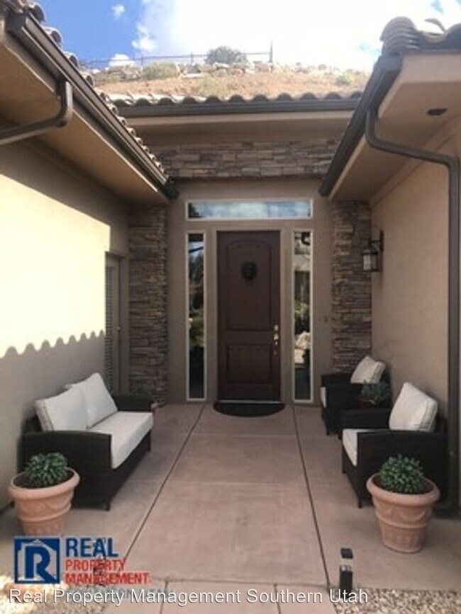 Building Photo - 3 br, 3 bath House - 2027 E Knolls Dr