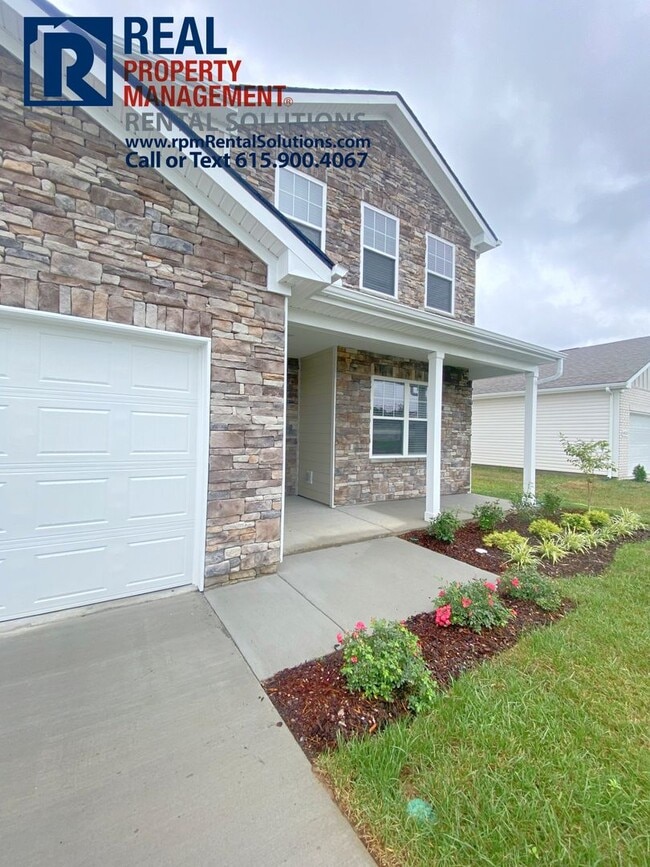 Building Photo - Like new stylish 4BD/2.5BA in Christiana-2...