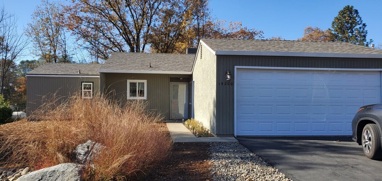 Foto principal - 19200 Sunny Cir