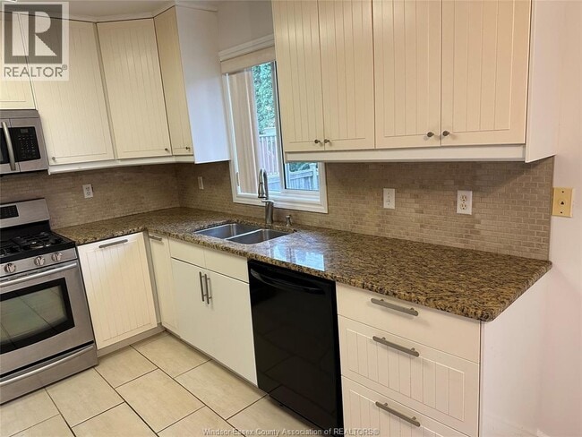 Building Photo - 2289 Randolph Ave