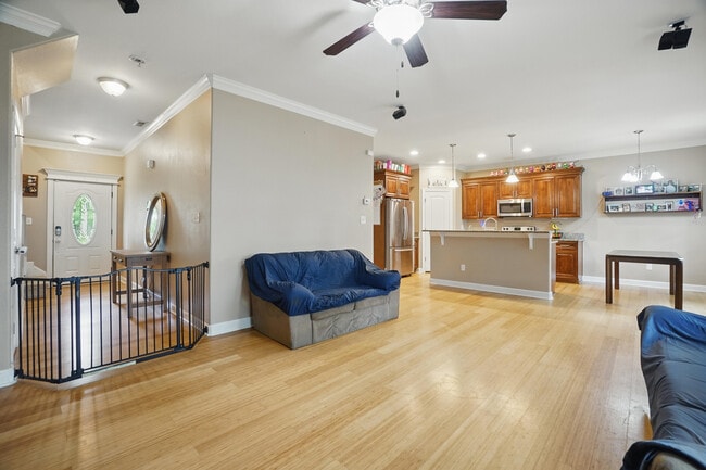 Building Photo - 1524 McNeal Ave