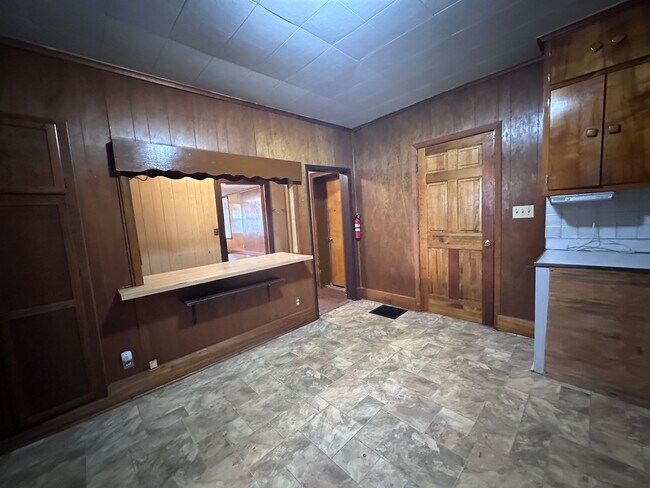 Building Photo - 217 Warrington-