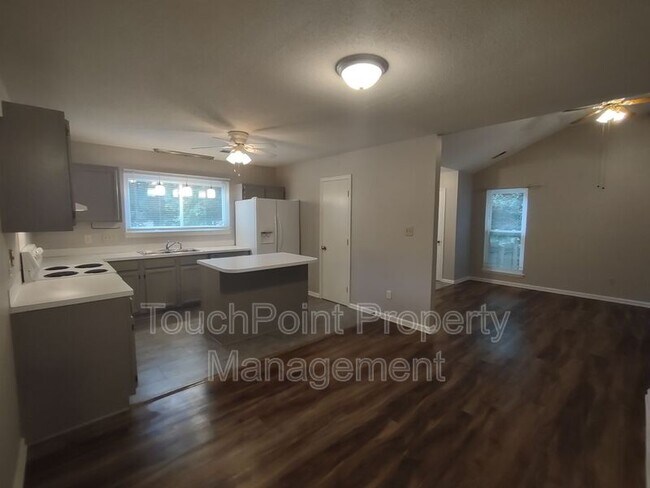 Building Photo - 2321 Linda Lou Ct
