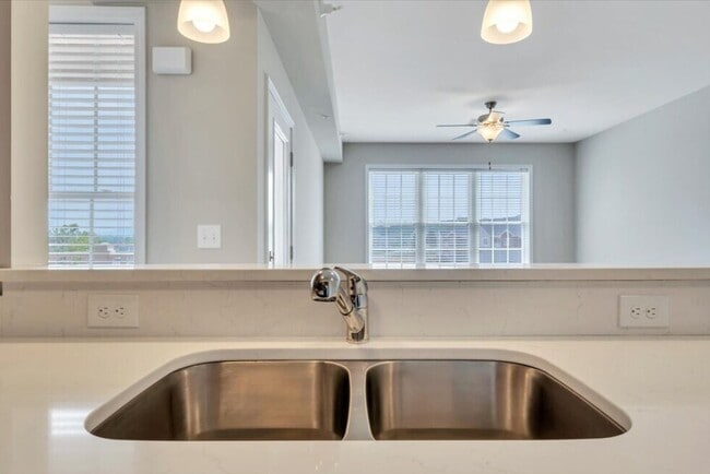 Building Photo - The Pelier