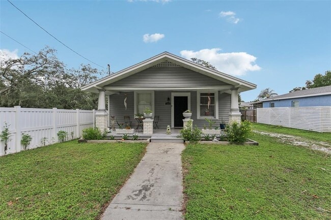 Building Photo - 1206 E Frierson Ave