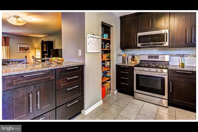 Foto del edificio - 26 Spring Glen Ct