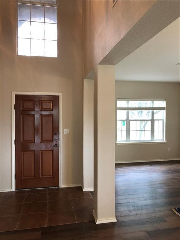 Building Photo - 15100 Fernhill Dr