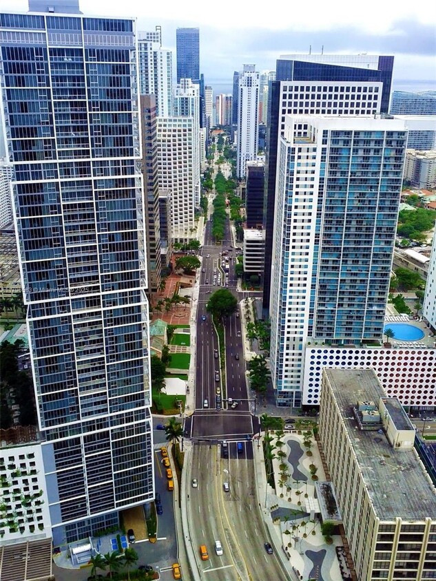 Primary Photo - 200 Biscayne Blvd Way