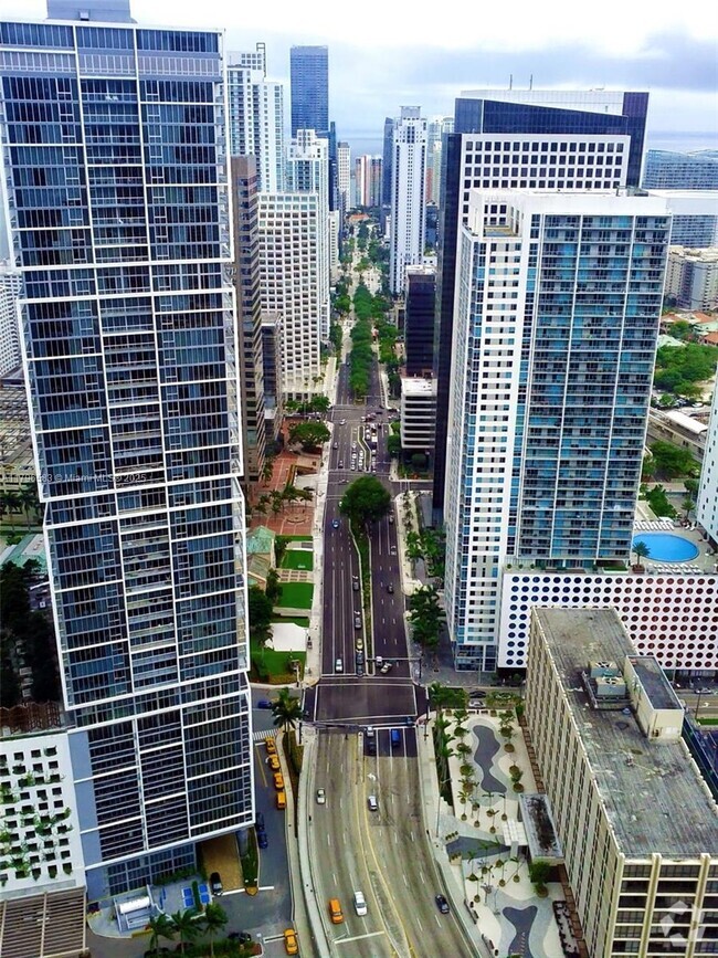 Building Photo - 200 Biscayne Blvd Way