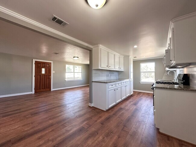Building Photo - 13868 Cedar Hill Rd
