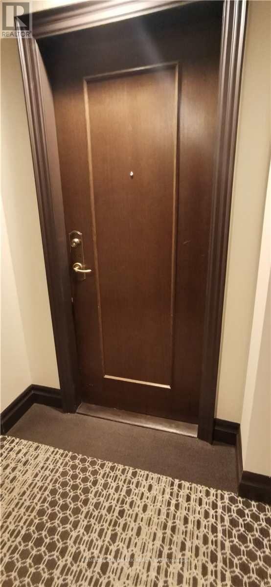 Building Photo - 18 William Carson Crescent