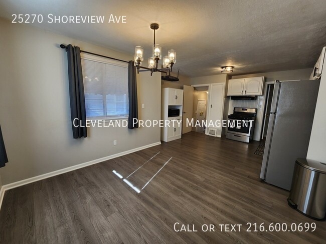 Foto del edificio - 25270 Shoreview Ave