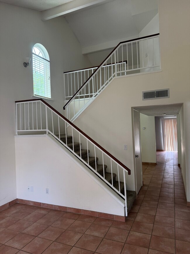 Foto del edificio - 3770 W Barstow Ave