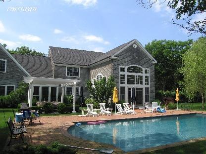 Building Photo - 186 Old Sag Harbor Rd