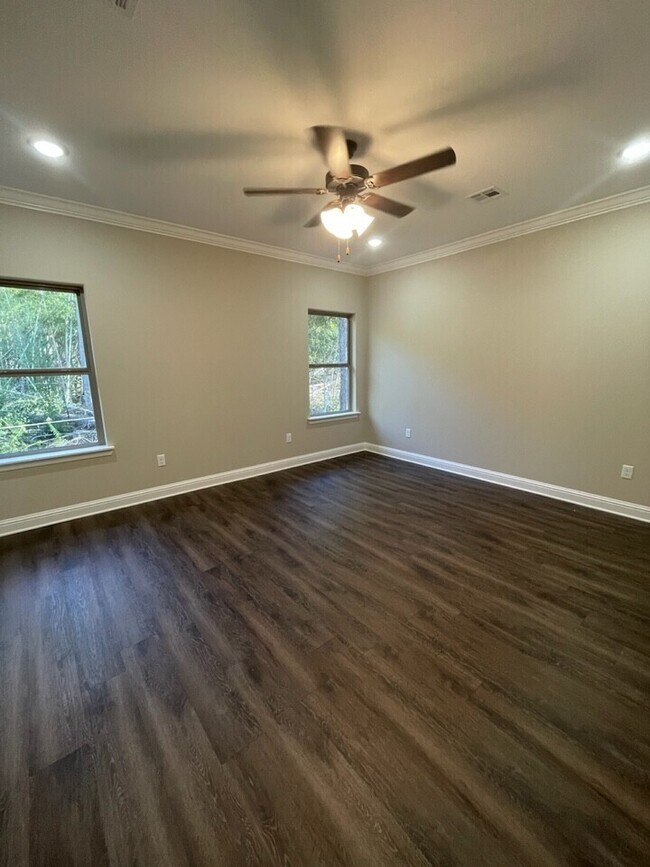 Building Photo - 147 Archie Dr