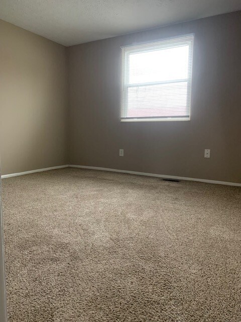 Building Photo - 4201 Briarwood Dr