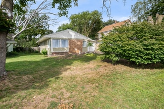 Building Photo - 153 Vander Veen Ave