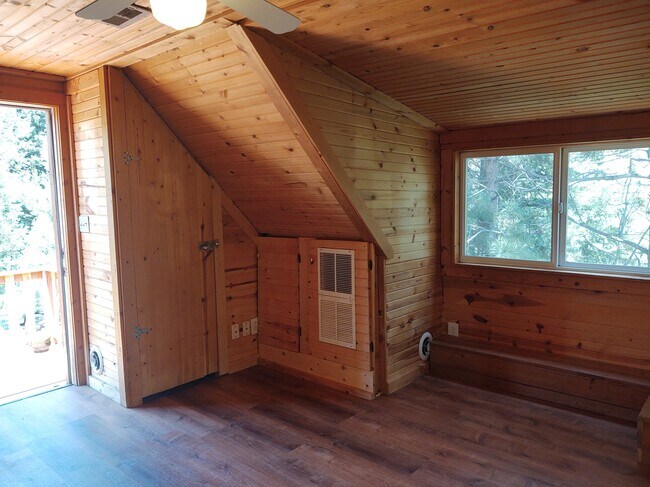 Building Photo - 13130 S Foxton Rd