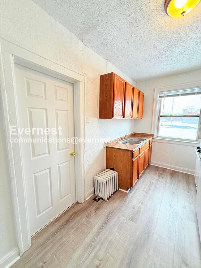 Foto del edificio - 13909 Hartwell St