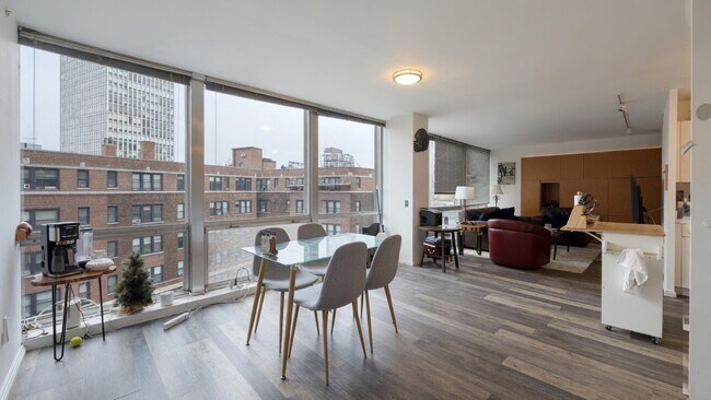Foto del edificio - 2400 N Lakeview Ave