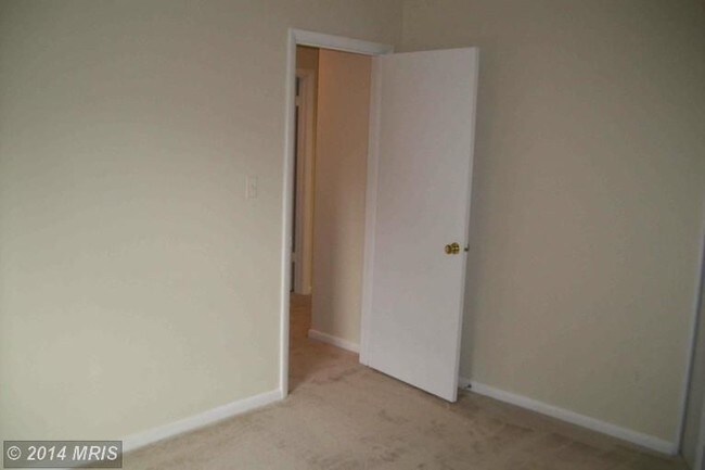 Building Photo - 2 Stapleton Ct