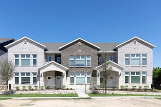 Building Photo - 352 N Galloway Ave