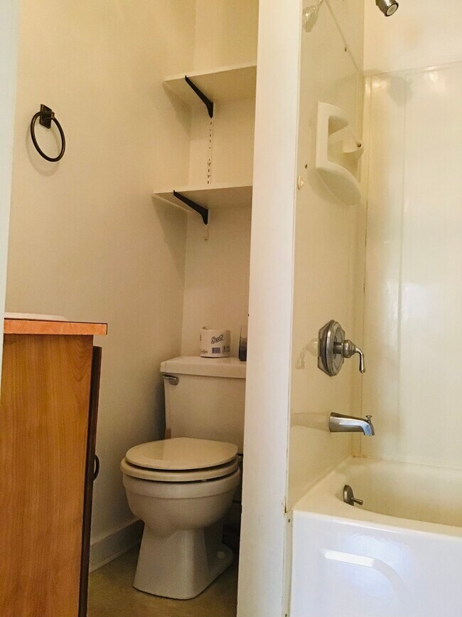 26 Pleasant St Unit 3, Great Barrington, MA 01230 26 Pleasant St