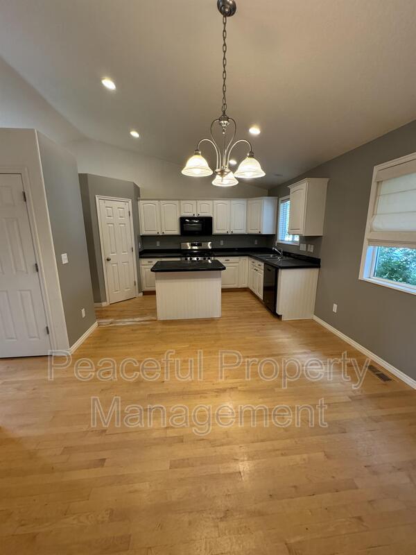 Building Photo - 4507 W Redwood Dr