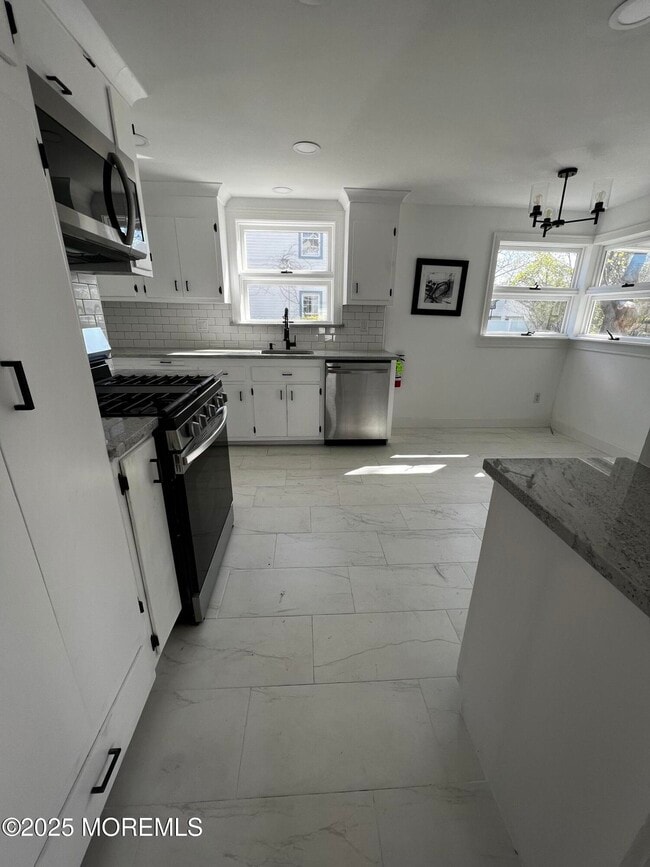 Building Photo - 205 Locust Ave