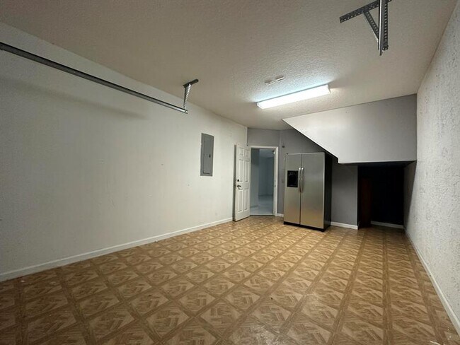 Foto del edificio - 140 Baldwin Blvd